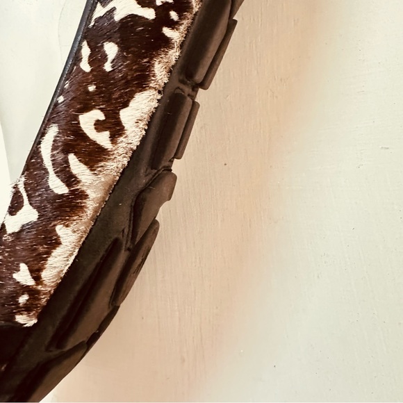 MK LOGO MICHAEL KORS  Animal Print Black White Brown LEATHER FLATS Size 6 M - Picture 4 of 12